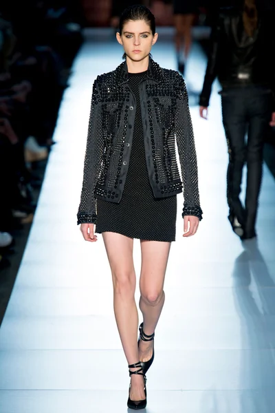 Look 27